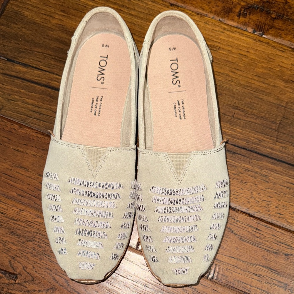 TOMS Women's Light Tan Loafers